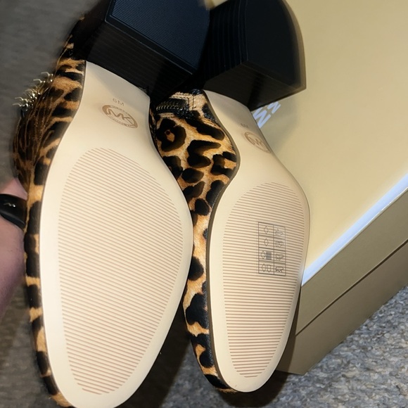 Michael Kors booties. 6 - Picture 11 of 12